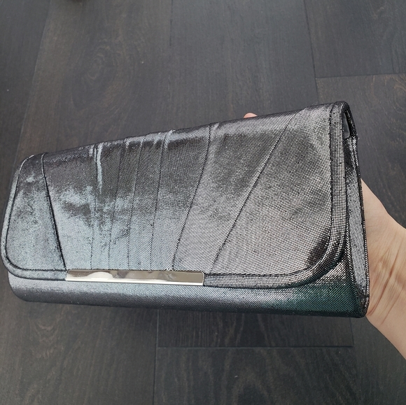 Silver Metallic Clutch Handbag - Picture 3 of 5